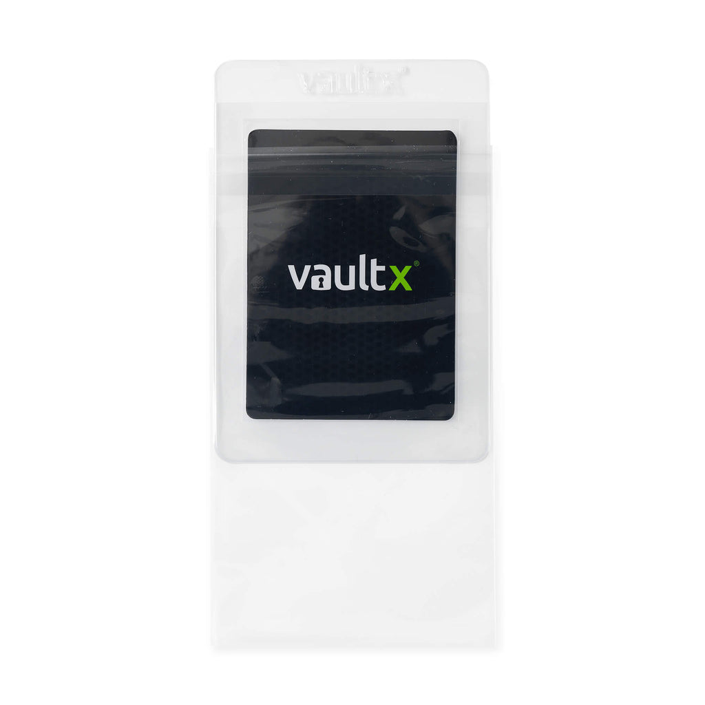 Vault X: Card Holder [Sleeves]