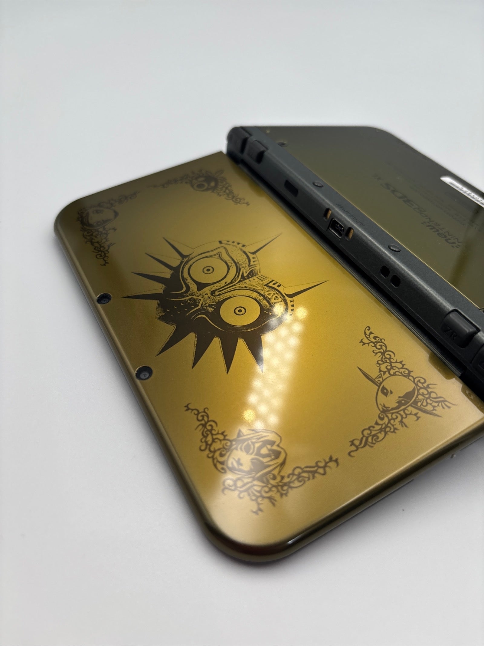Nintendo 3DS: XL Majora's Mask Edition [Pre-Owned]