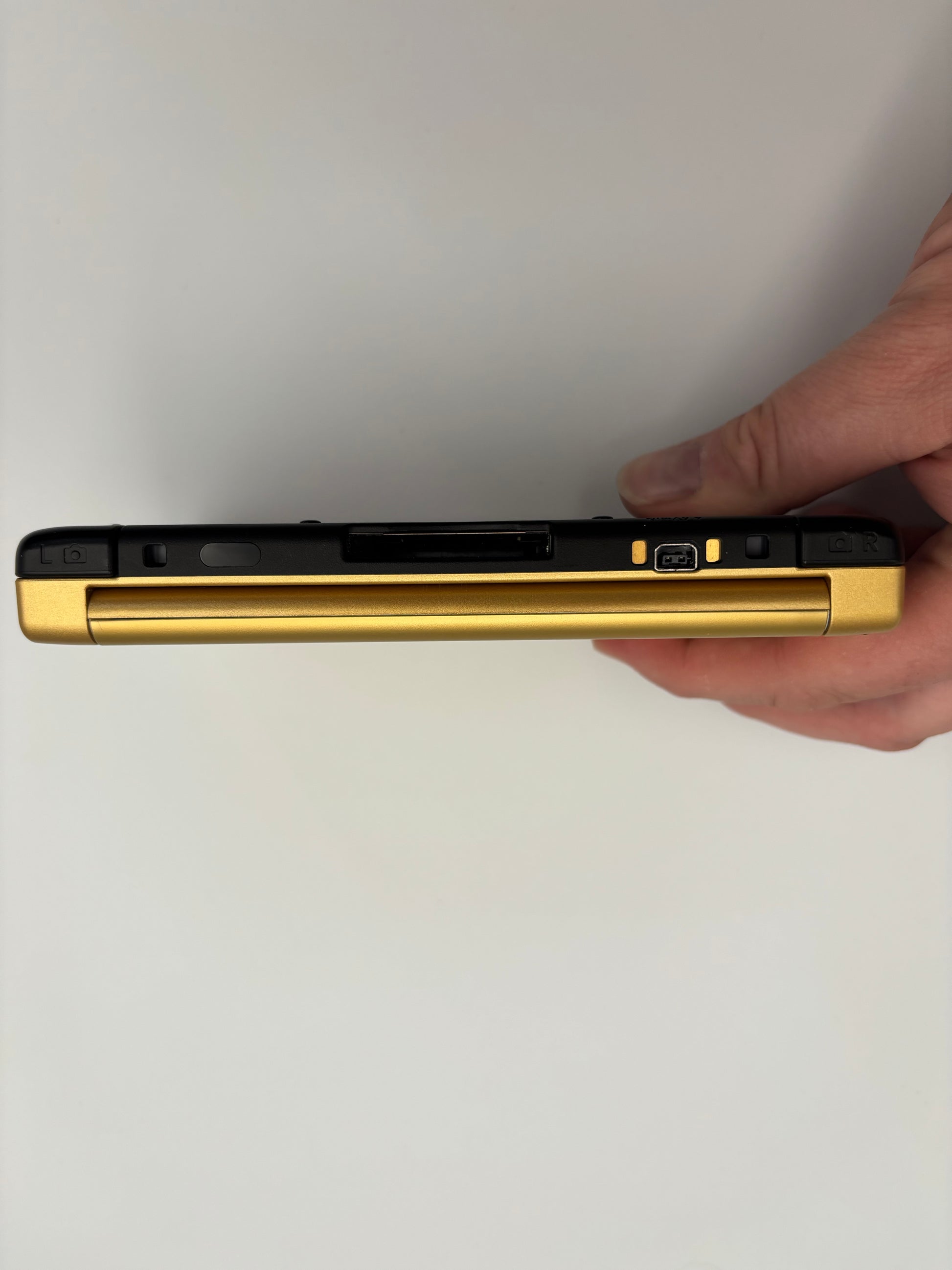 Nintendo 3DS: XL Zelda Edition - A Link Between Worlds [Pre-Owned]