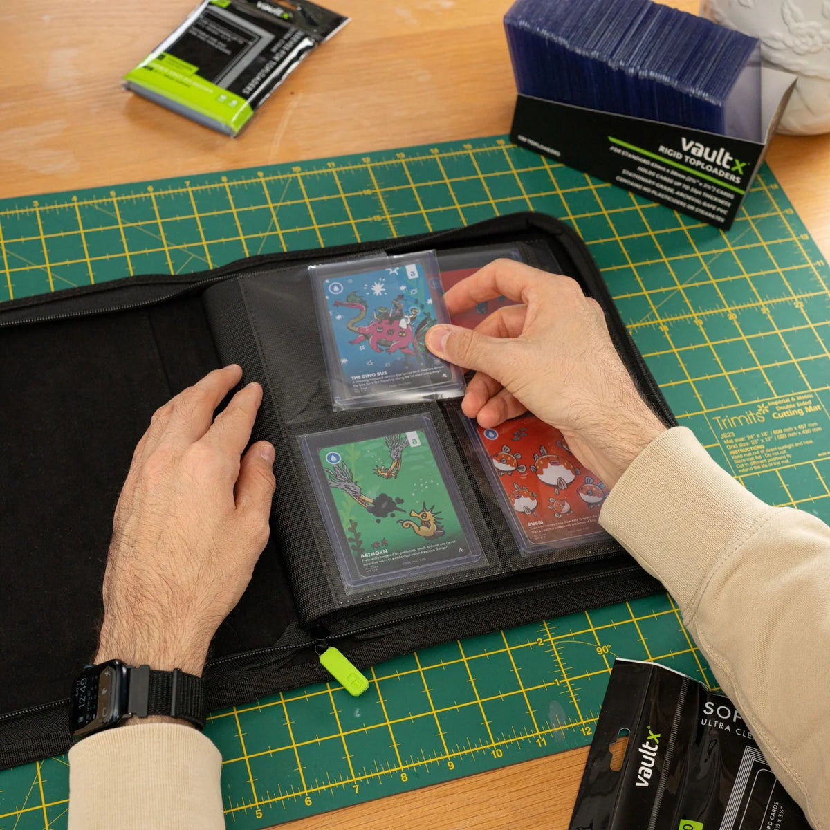Vault X: Exo-Tec 4-Pocket [Toploader Zip Binder]